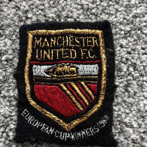 Manchester united cloth - united,