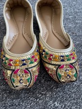 Stunning Beaded embroidered Khussa Sandals . Traditional Pakistani Indian Shoes