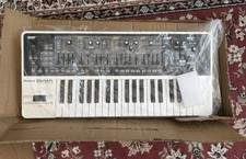 Roland Gaia SH-01 poly synth