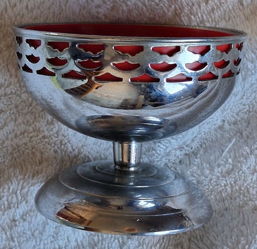 Silver effect sweet - /nut, dish