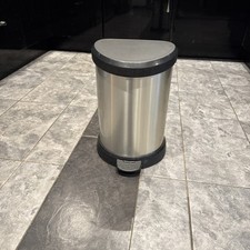 Curver 20 Litre Pedal Bin