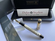Parker Duofold Centennial Pearl and black fountain pen 18K Medium gold nib