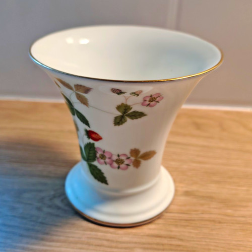 Wedgwood wild strawberry bone - wedgwood,