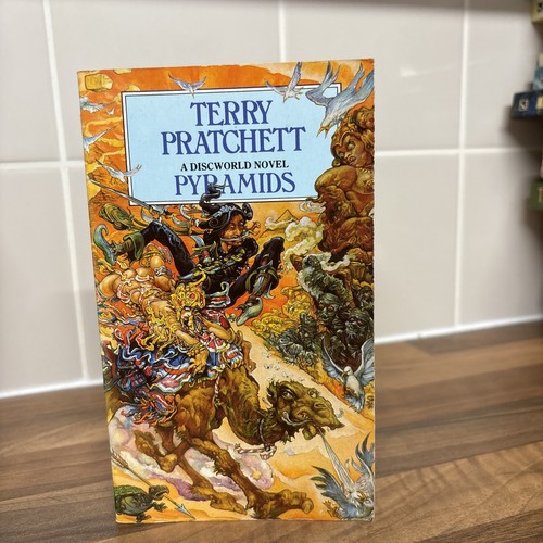 Pyramids terry pratchett - terry,