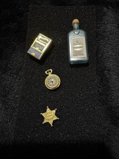 Magnetic sheriff badge, pocket