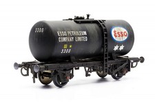Dapol C036 20ton Class B Tanker Kit-Esso OO Gauge