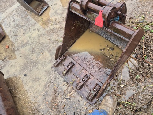 600mm excavator digging - 600mm,