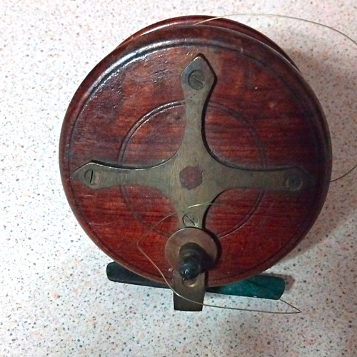 Vintage wooden centrepin - wooden,