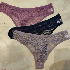 Ladies Three Pack Pretty Lacey floral thongs Size 10-12