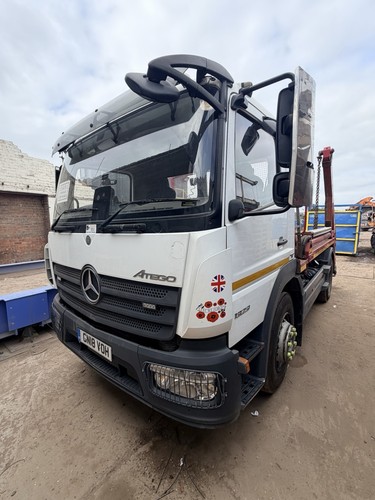 Mercedes skip truck - skip, truck/loader