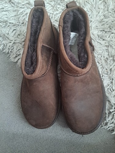 Ugg ladies size brown - 5, short