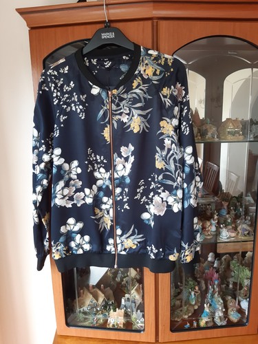 Collection zipped top - &,