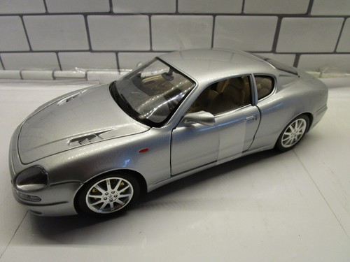 Burago bburago - 1.18, (silver)