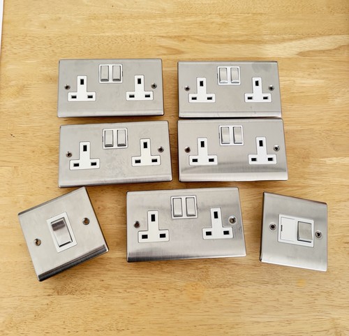 Double switched plug - x,