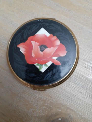 Pretty stratton powder compact - pretty,