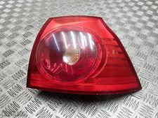 2005 VW GOLF TAIL LIGHT BROKEN