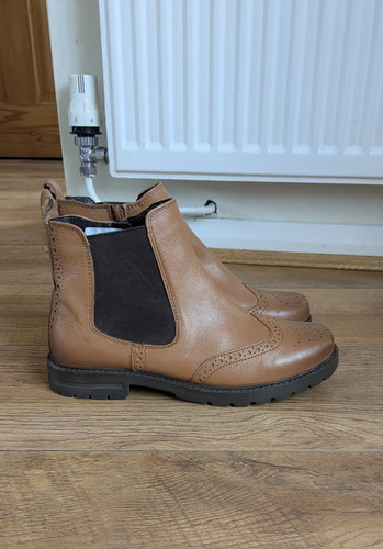 New avenue brown leather - new,
