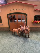 SCHLIECH 42195 Stable with Horses and Accecories Horse Riding Equipment