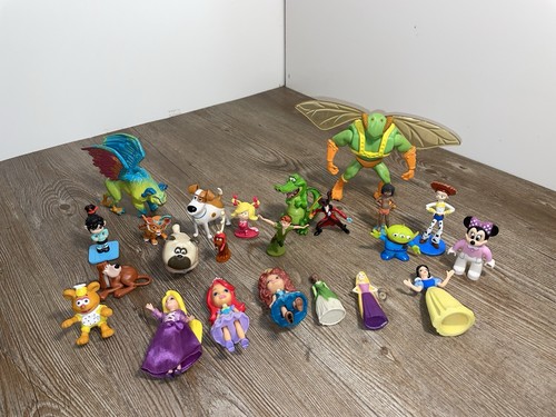 Disney figures lot - lot,