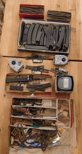 Trix bakelite three rail - &,