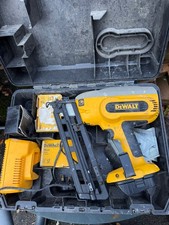 Dewalt DC618 Cordless 18V Angled 2nd Fix Nailer Nail Gun & Nails No Batteries