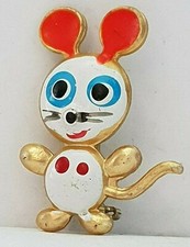 Novelty cartoon mouse badge 30*22mm