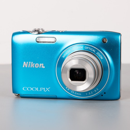 Has defects nikon coolpix - has,