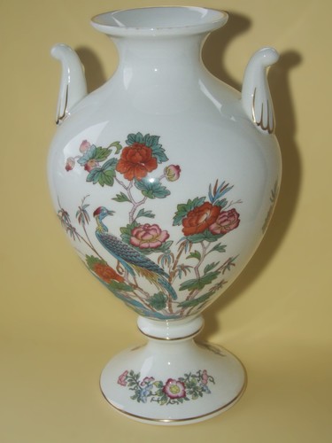 Wedgwood kutani crane - a,