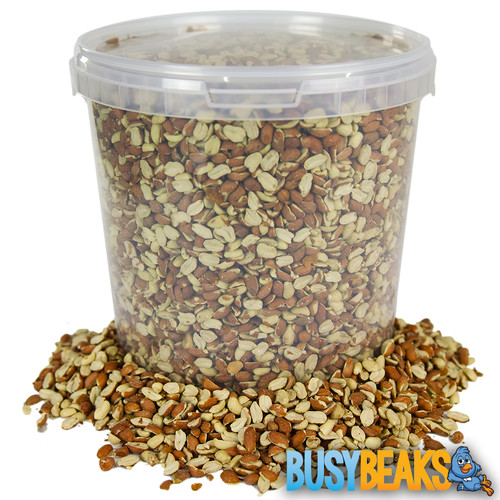 Busybeaks split peanuts - peanuts,