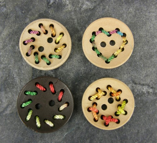 Wooden buttons hole string - wooden,