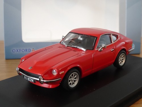 Oxford diecast datsun - diecast,