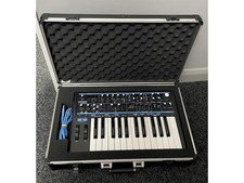 Novation Bass Station II 25-Key Monophonic Analog Synthesizer + Analog Case Mint