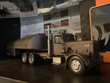 PETERBILT 281 Needlenose