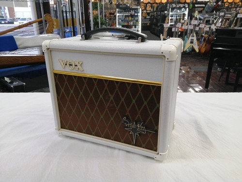 Vox guitar amplifier - vox,