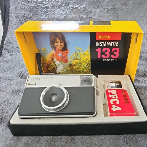 Kodak instamatic 133 camera - kodak,