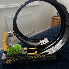 Hot Wheels Monster Trucks Epic Loop Challenge good condition all working. 