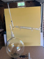 10 litre round bottomed flask with components to construct a distillation system