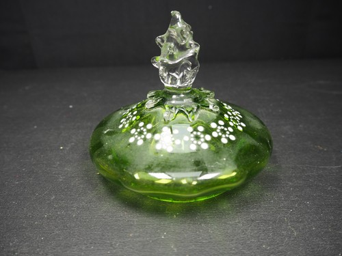 Green glass lid mary gregory - glass,