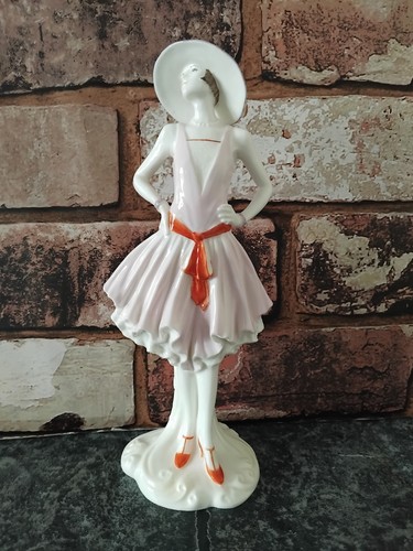 Royal worcester minnie - royal,