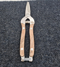 Old Soul Straight Garden