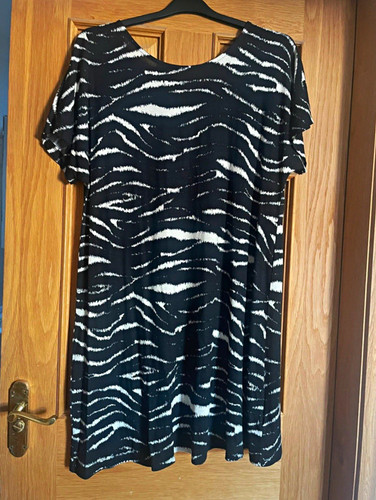 Black white animal print - black,