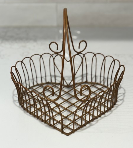 Gold metal wire - wire, heart
