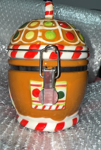 Gingerbread house cookie jar - house/cookie,