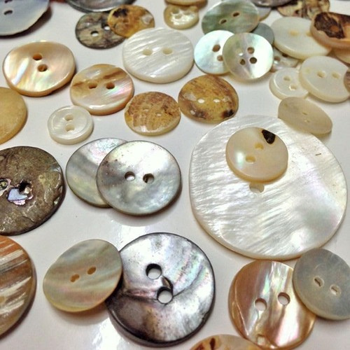 Mother pearl buttons - of,
