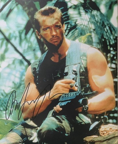 Arnold schwarzenegger predator - schwarzenegger,