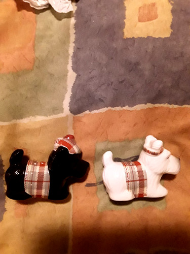 Scottie dogs salt and pepper - dogs,