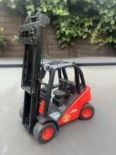 Bruder  1/18 Scale Linde