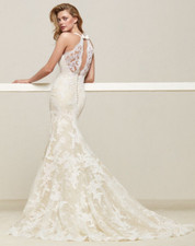 17 ? Drilos by Pronovias  |  Size uk10  |  Ivory & Cream Lace Wedding Dress