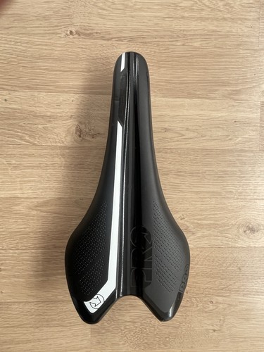 Pro falcon carbon fibre saddle - carbon,