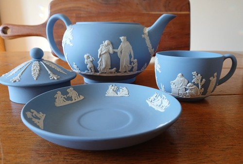 Wedgwood pale blue jasper - blue,